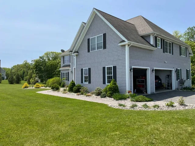 work photo from fourseason-landscaping.com