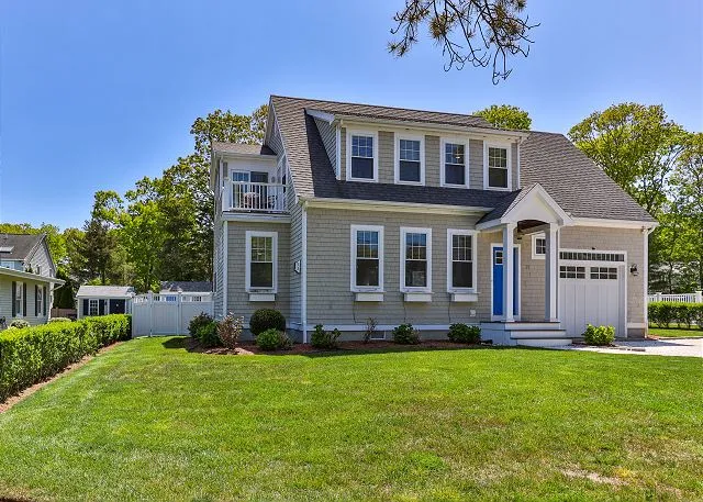 Featured Property 21 Menemsha Road
