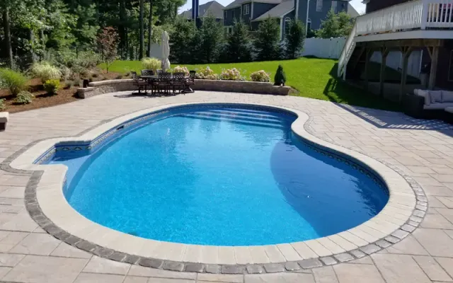 work photo from crystal-clear-pools.com