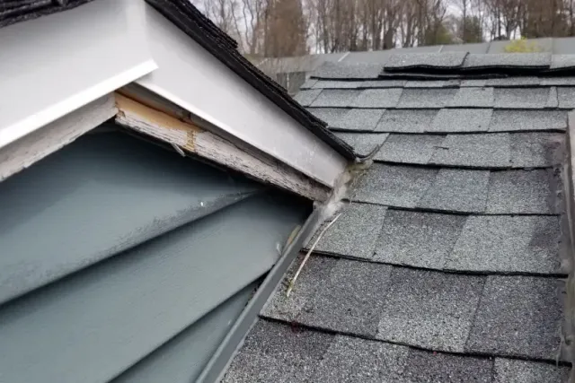 MIDDLETOWN CONDO SIDING