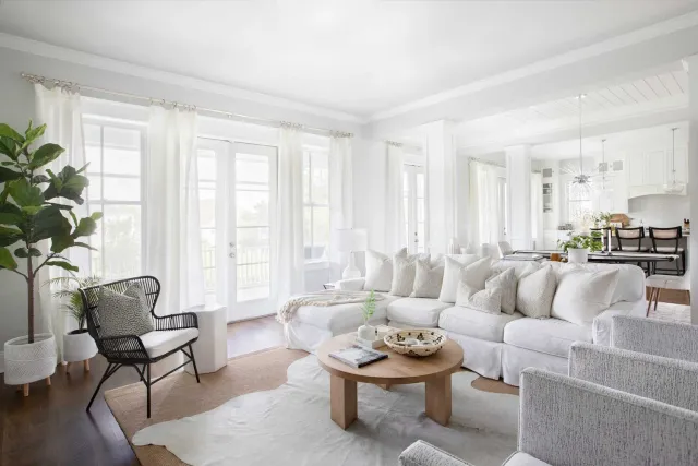 Nikys-Cleaning-Services-Boston-Metro-West-living-room.jpg