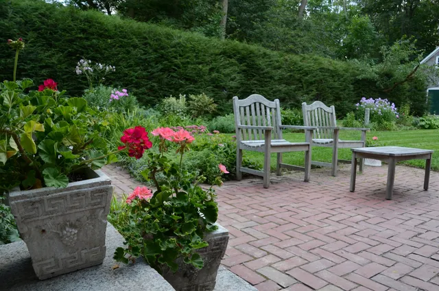 Rue Sherwood Landscape Design, LLC researched project photo