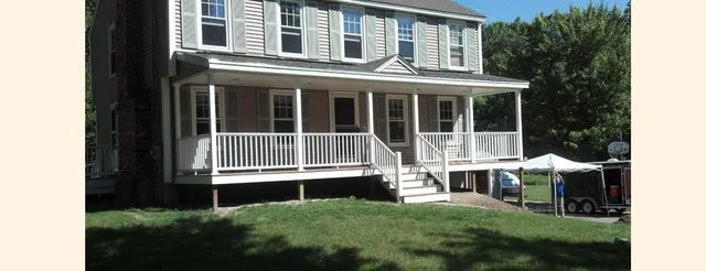 Farmer's Porch - Londonderry