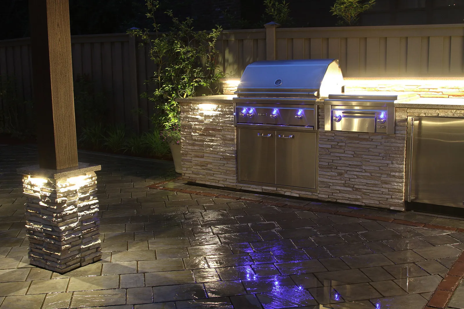 outdoor kitchen contractor