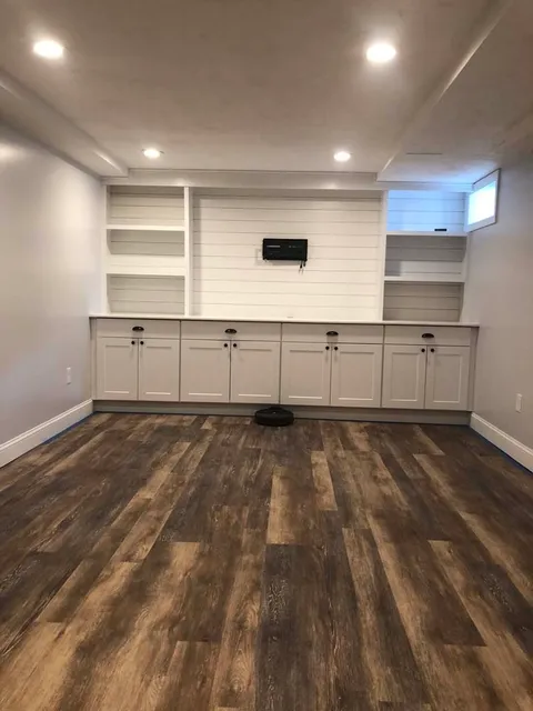 work photo from benchmarkbasementfinishing.com