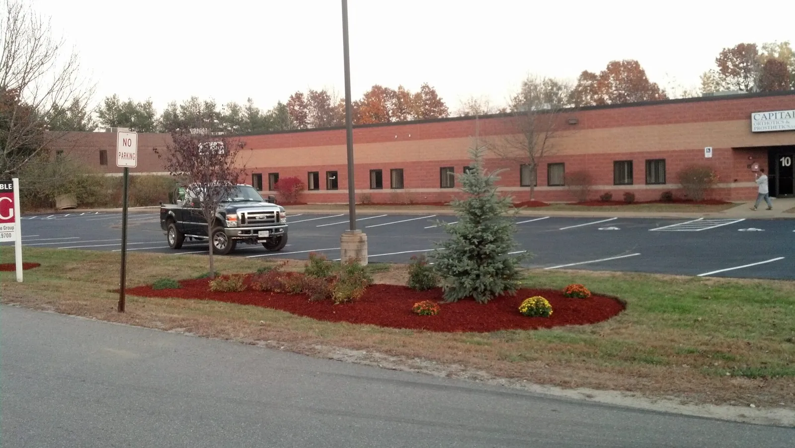 Commercial mulch delivery