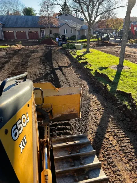 Asphalt paving
