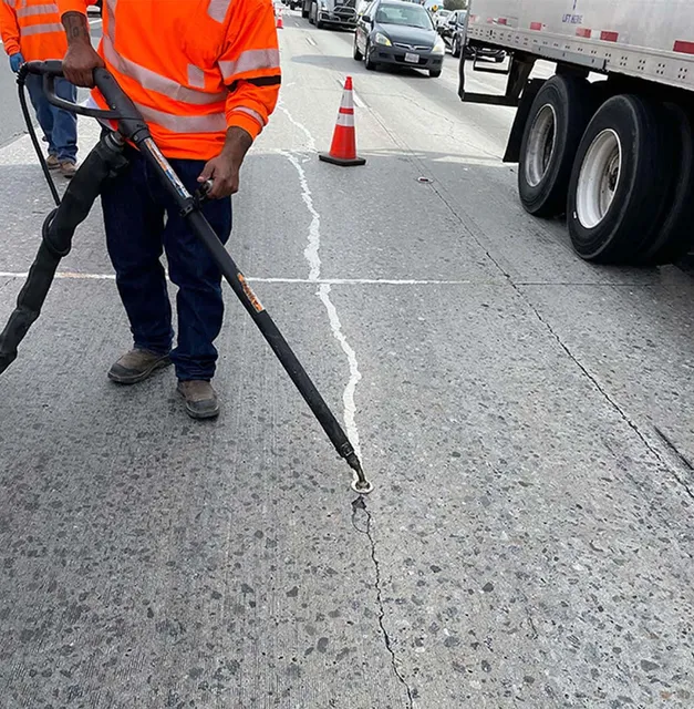 asphault crack fill repair maine (18)