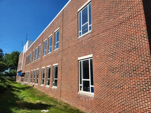 work photo from crystalclearwindowcleaning.net