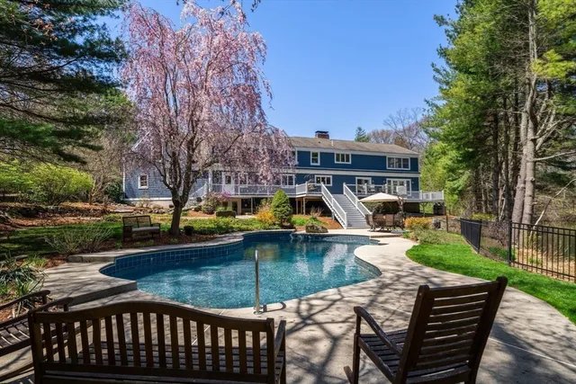 Coldwell Banker Realty, Lynn D'Avolio work photo