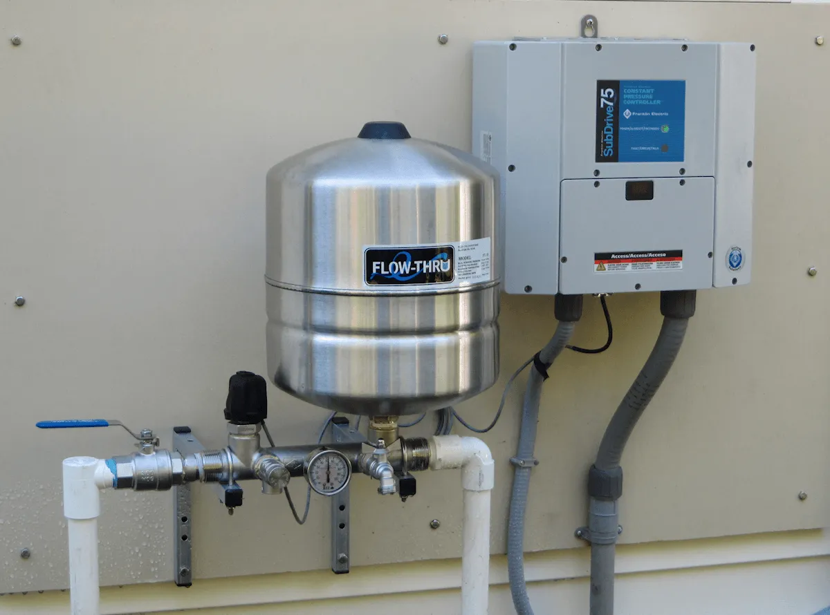 Flexcon FT-18 Stainless Steel Flow-Thru Expansion Tank