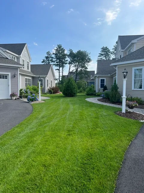 work photo from lawnsbyroyalty.com