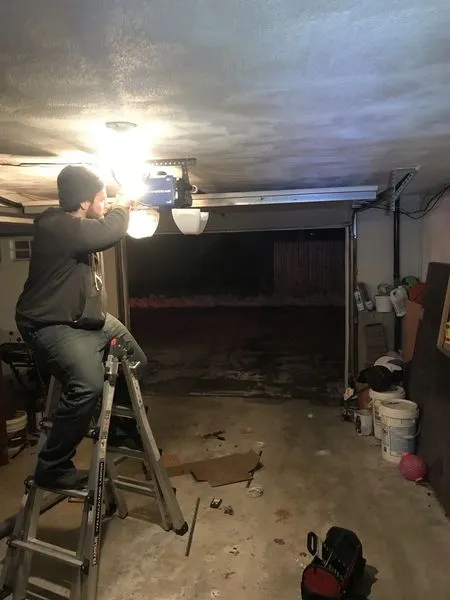 Emergency Garage Door Repair in Warwick, RI (3)