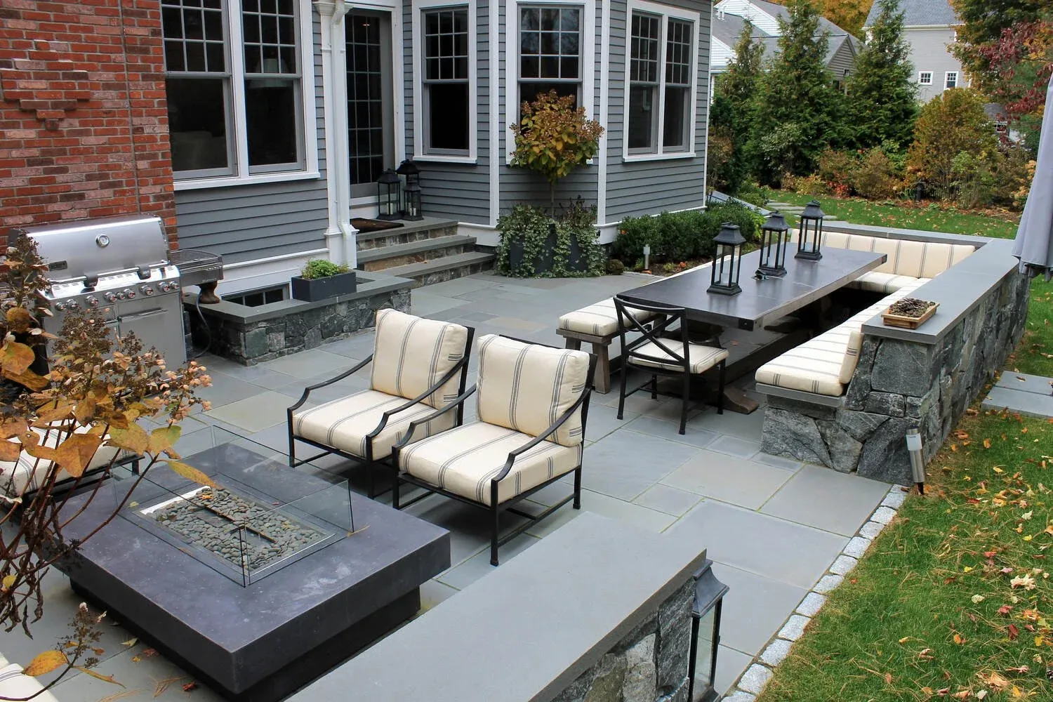 outdoor-kitchen-and-fire-pit.jpg