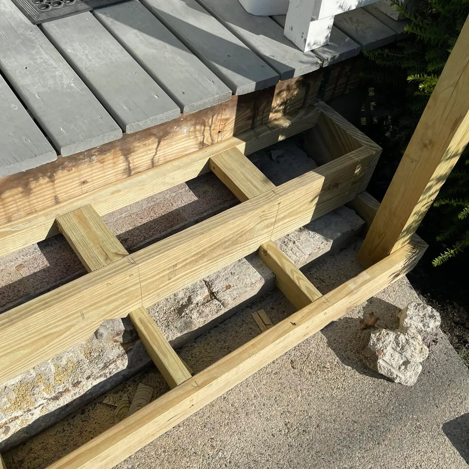 New stair treads and risers on rebuilt stringers