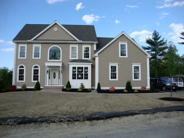 Colonial home exterior painting
