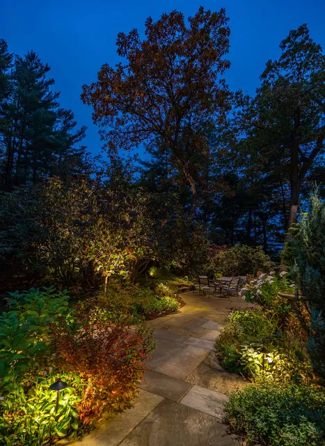work photo from northernoutdoorlighting.com