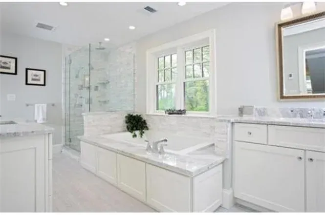 23 Martha's   Master Bath