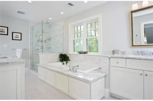 23 Martha's   Master Bath