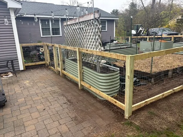 Garden Enclosure & Paver Patio