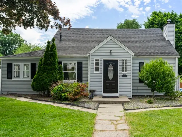 40 Calumet Ave, Worcester, MA 01606