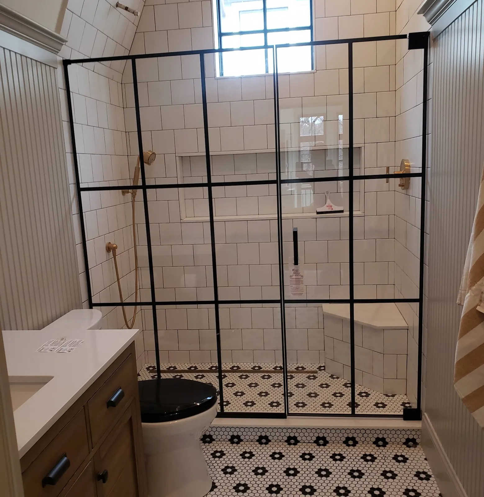 Banner Glass Shelmar