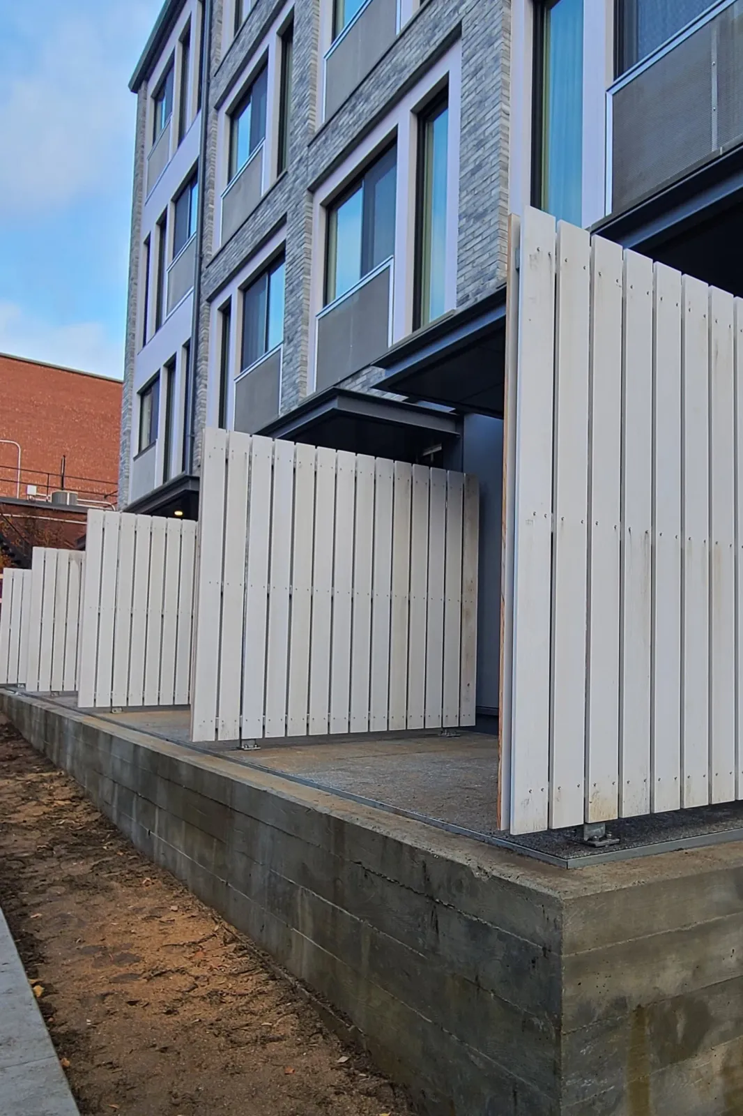 Exterior dividers
