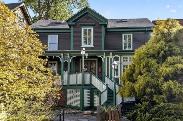 51 Green St, Boston, MA 02130