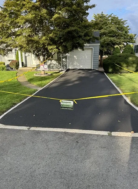 work photo from sealcoatingbysamslandscaping.com