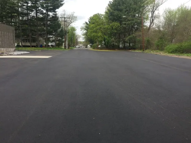 Commercial asphalt paving service